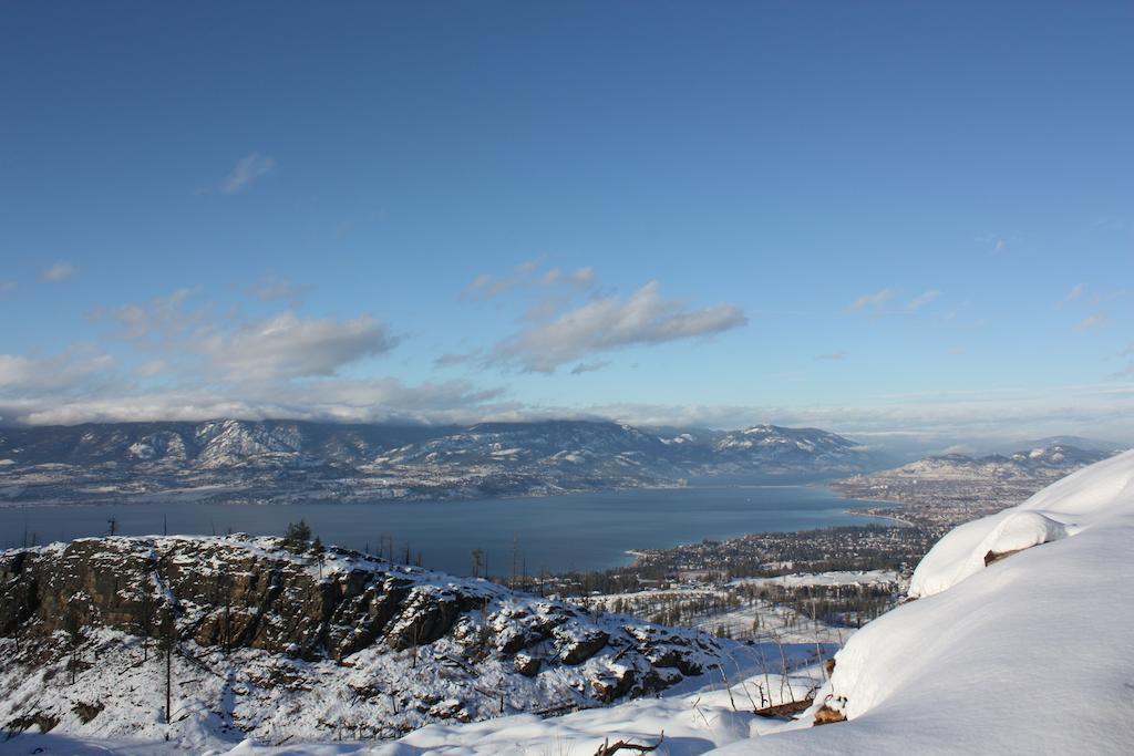 קלונה A Okanagan Lakeview Inn מראה חיצוני תמונה