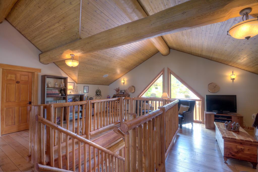 קלונה A Okanagan Lakeview Inn מראה חיצוני תמונה
