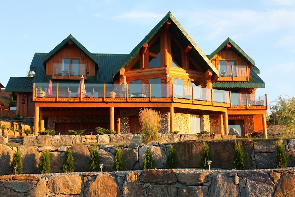 קלונה A Okanagan Lakeview Inn מראה חיצוני תמונה