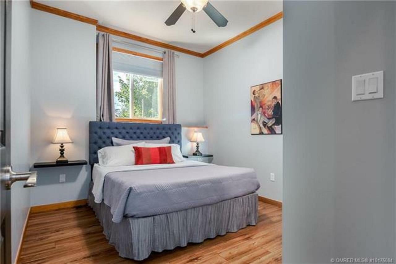 קלונה A Okanagan Lakeview Inn מראה חיצוני תמונה