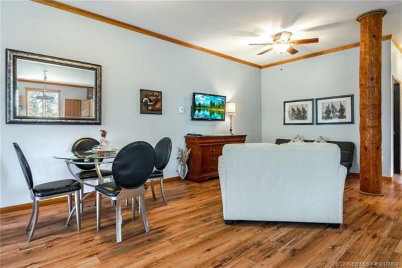 קלונה A Okanagan Lakeview Inn מראה חיצוני תמונה